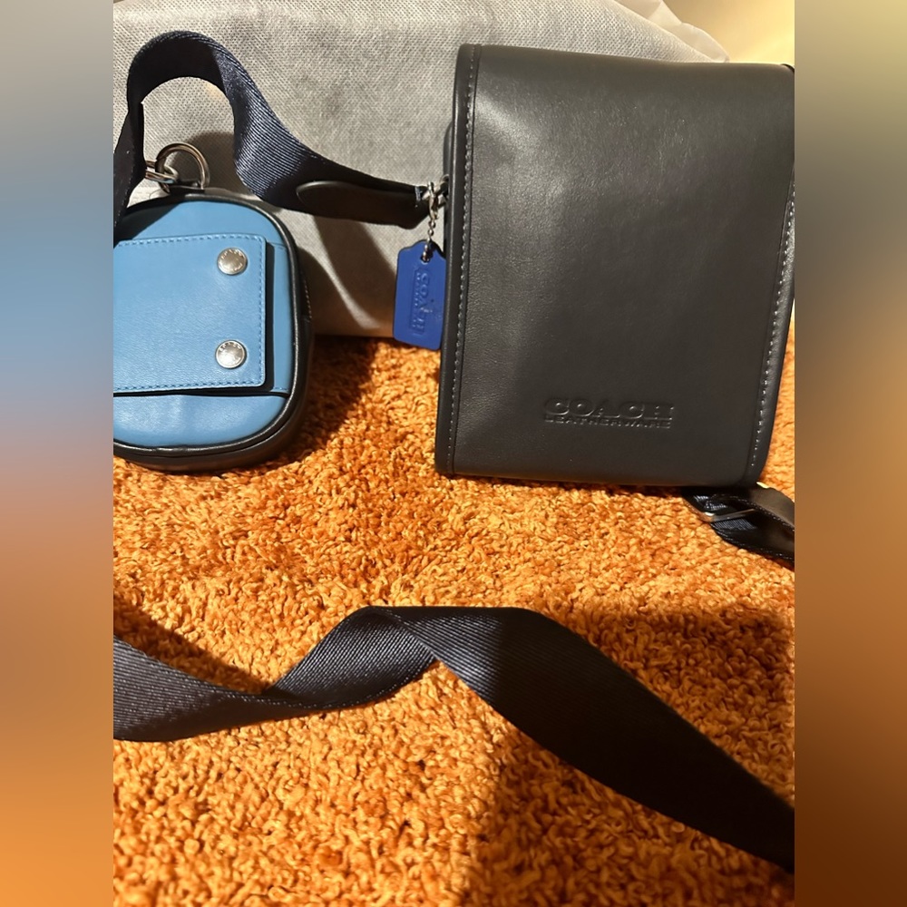 Coach - Picture 2 of 5